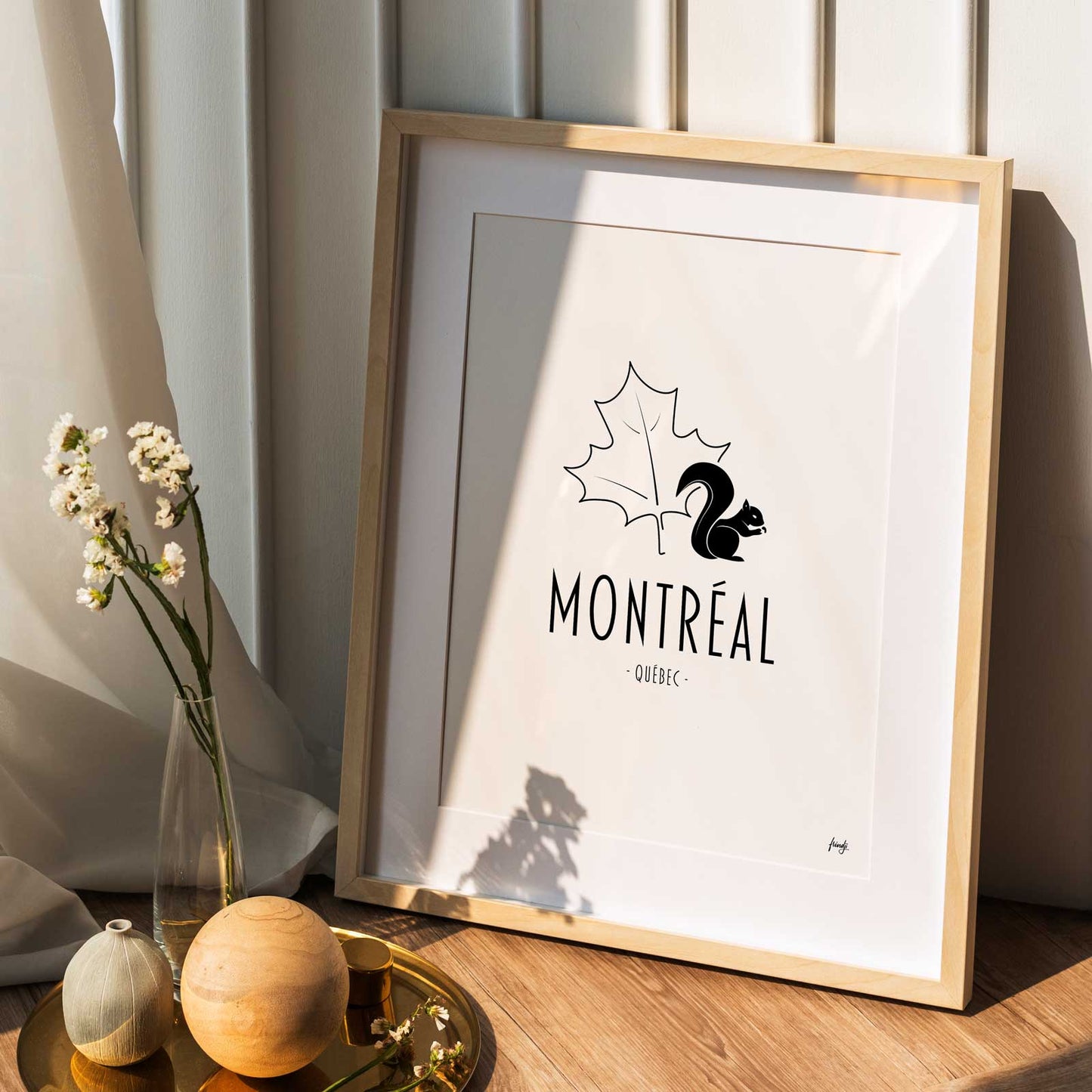 Affiche de la ville de Montréal avec la feuille et l'écureuil pour une déco moderne
